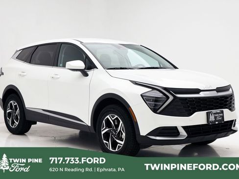 Used 2024 Kia Sportage LX image 1