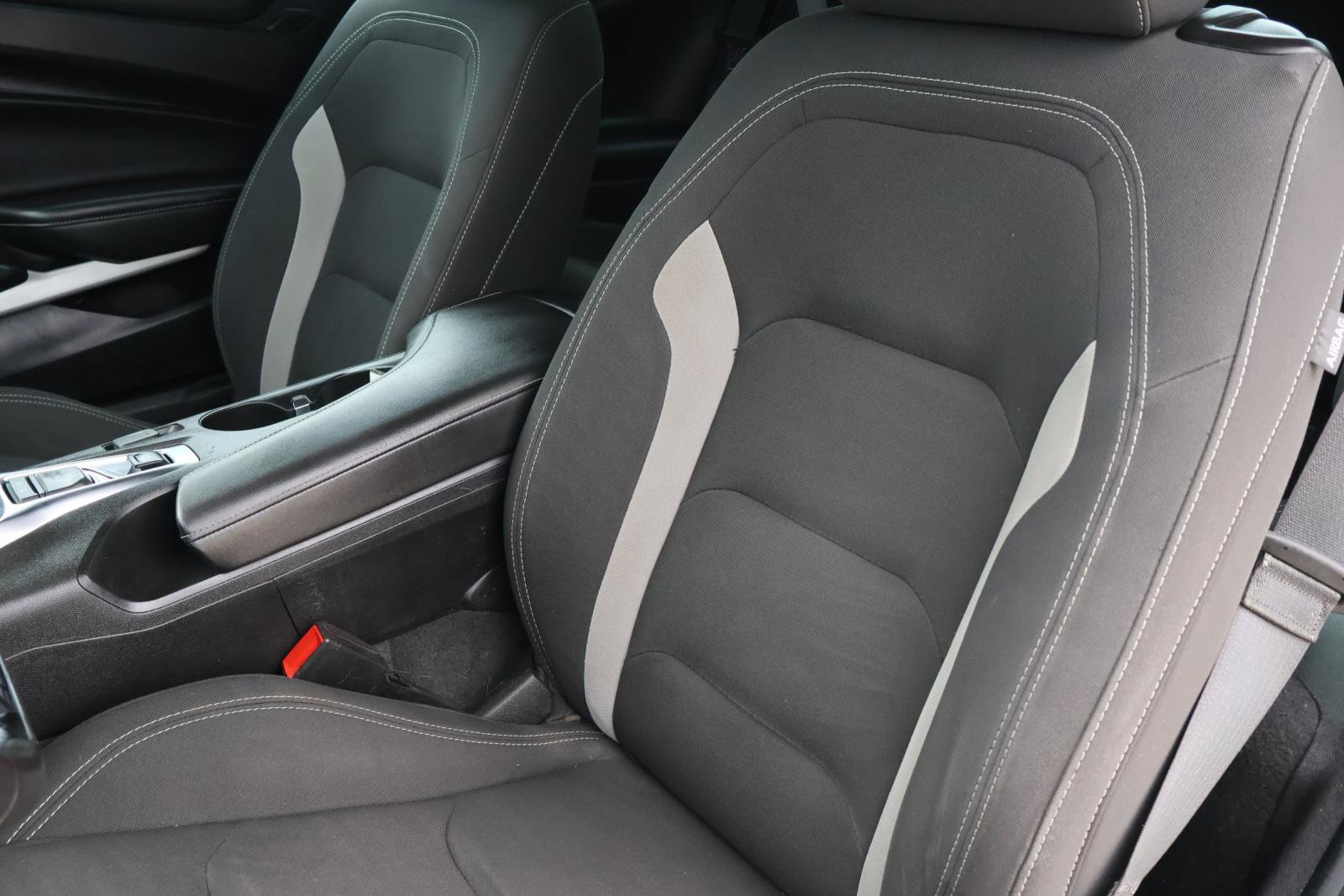 Used 2020 Chevrolet Camaro LT w/ Technology Package RWD image 10