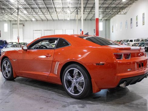 Used 2010 Chevrolet Camaro SS w/ RS Package RWD image 5
