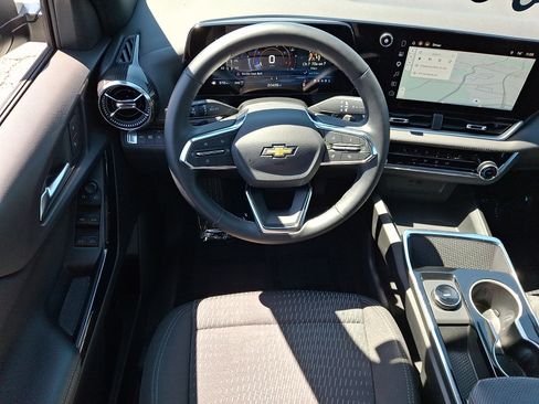 Certified 2026 Chevrolet Equinox LT AWD/4WD image 11