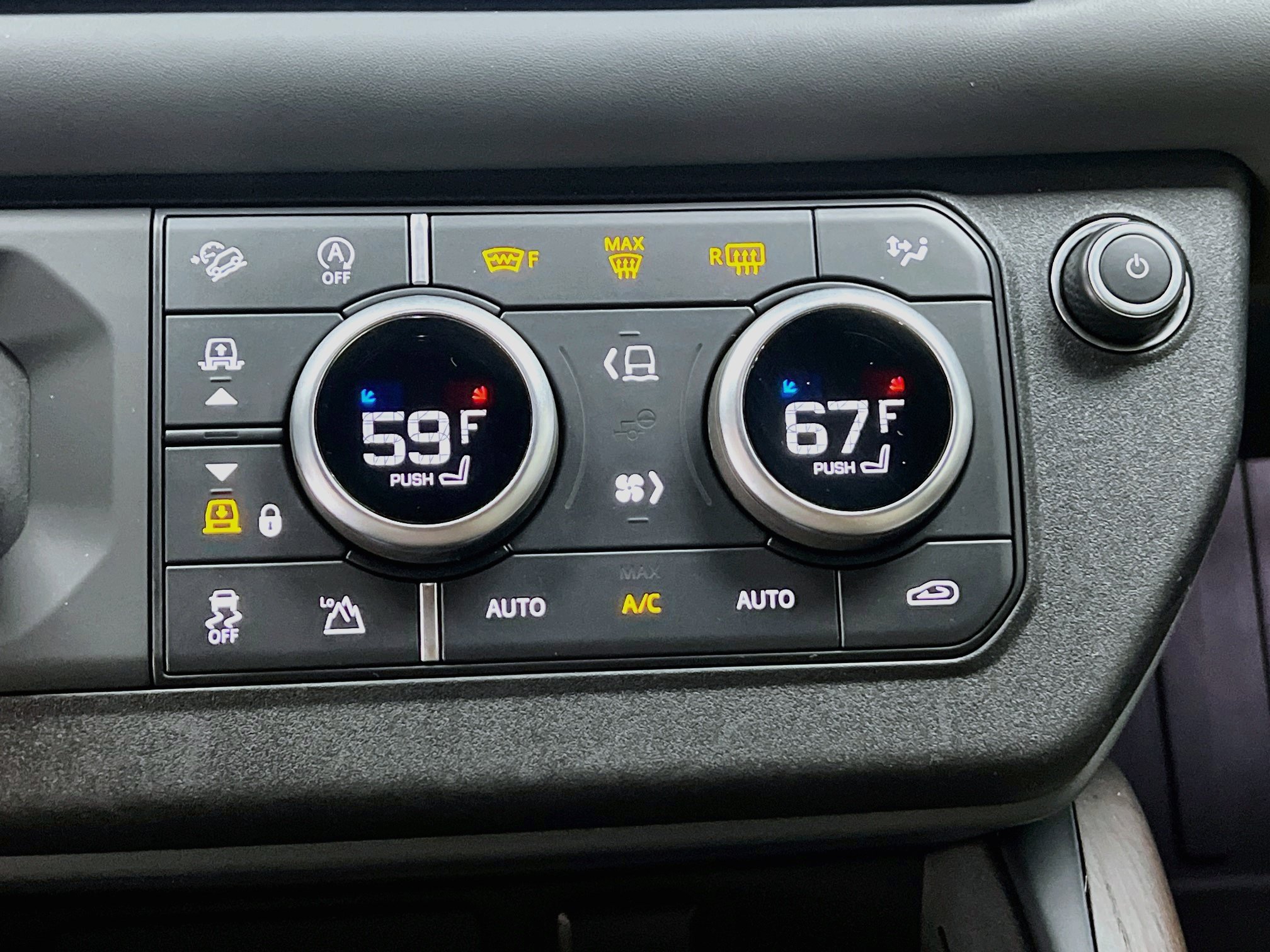 Used 2023 Land Rover Defender 130 X-Dynamic SE AWD/4WD image 18
