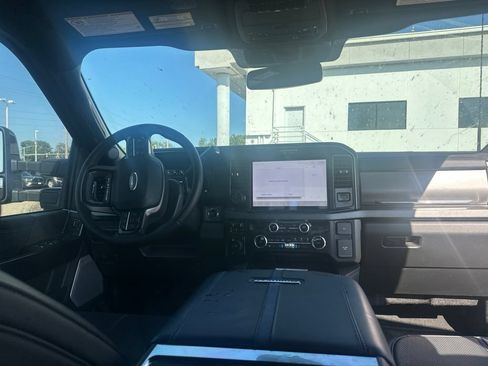 Used 2025 Ford F250 Platinum AWD/4WD image 8