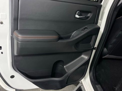 Used 2023 Nissan Frontier PRO-4X w/ Pro-4X Premium Package image 27