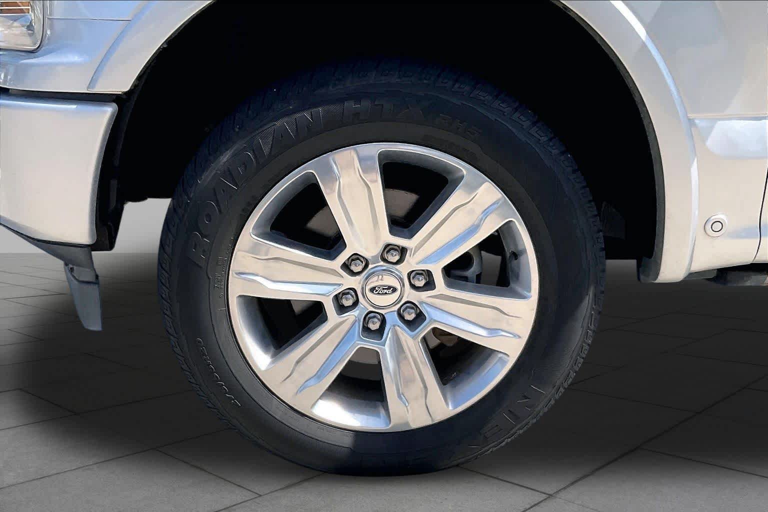 Used 2018 Ford F150 Platinum w/ Equipment Group 701A Luxury AWD/4WD image 11