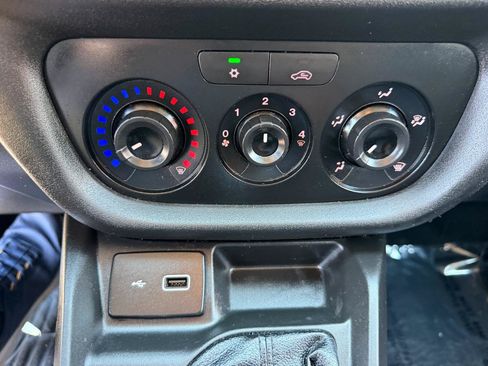 Used 2022 RAM ProMaster City Tradesman w/ Window Group 05 FWD image 20