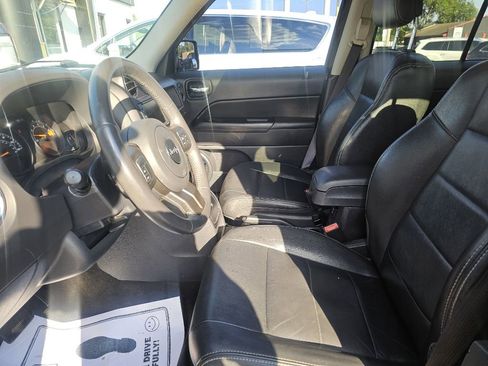 Used 2017 Jeep Patriot High Altitude image 42