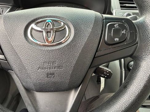 Used 2015 Toyota Camry LE FWD image 9