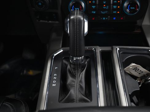 Used 2017 Ford F150 Lariat w/ Equipment Group 502A Luxury AWD/4WD image 18