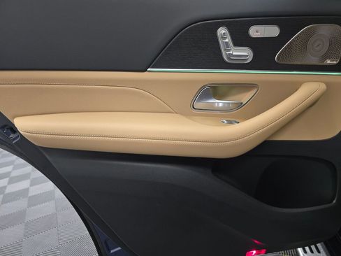 New 2026 Mercedes-Benz GLS 450 4MATIC image 21