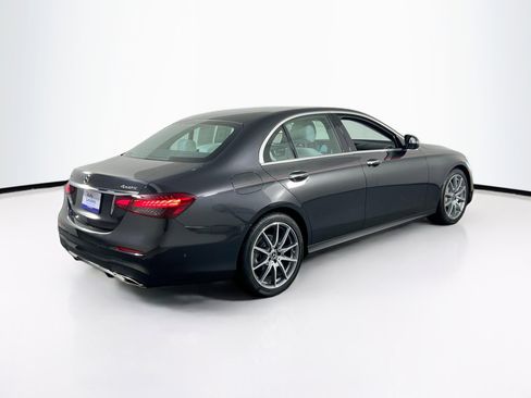 Used 2023 Mercedes-Benz E 350 4MATIC Sedan image 5