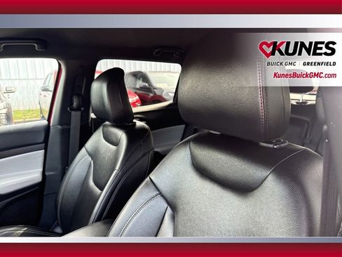Used 2025 Jeep Compass Limited AWD/4WD image 17