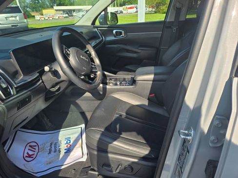 Used 2024 Kia Sorento S w/ Panoramic Sunroof Package FWD image 6