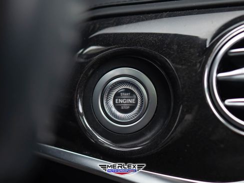 Used 2020 Mercedes-Benz S 560 4MATIC Sedan w/ Premium Package image 36