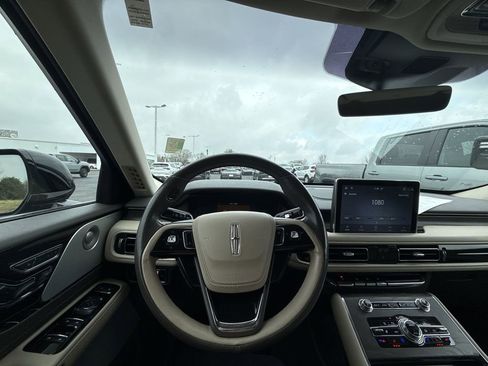 Used 2023 Lincoln Aviator Reserve w/ Equipment Group 201A image 17