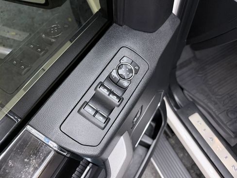 Used 2018 Ford F150 Platinum w/ Equipment Group 701A Luxury AWD/4WD image 17