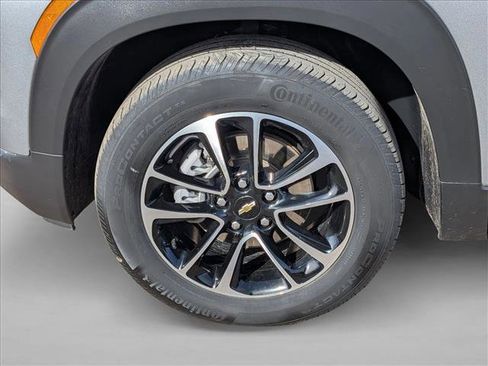 Used 2024 Chevrolet TrailBlazer LT w/ Convenience Package image 9