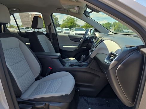 Used 2019 Chevrolet Equinox LS FWD image 30