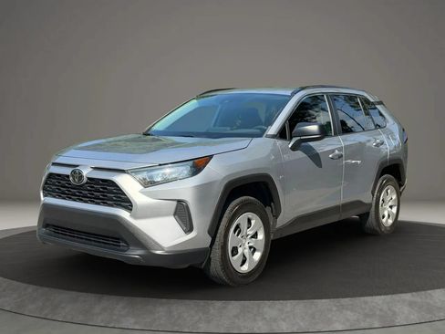 Used 2021 Toyota RAV4 LE FWD image 1