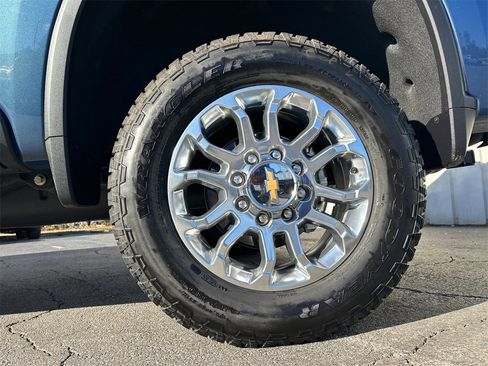 Used 2025 Chevrolet Silverado 2500 LTZ w/ LTZ Premium Package image 20