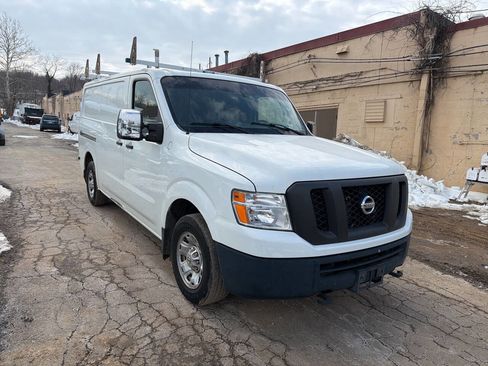 Used 2014 Nissan NV 2500 SV image 12
