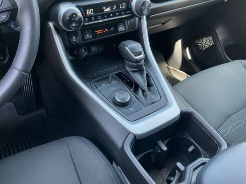 Certified 2022 Toyota RAV4 SE w/ Convenience Package AWD/4WD image 18