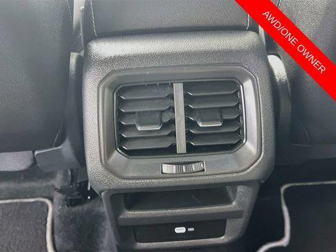 Used 2023 Volkswagen Taos SE AWD/4WD image 25