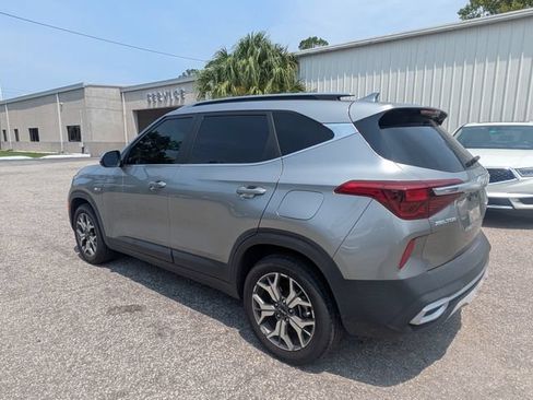 Used 2023 Kia Seltos EX AWD/4WD image 4