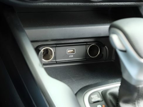 Used 2025 Kia Soul LX FWD image 8