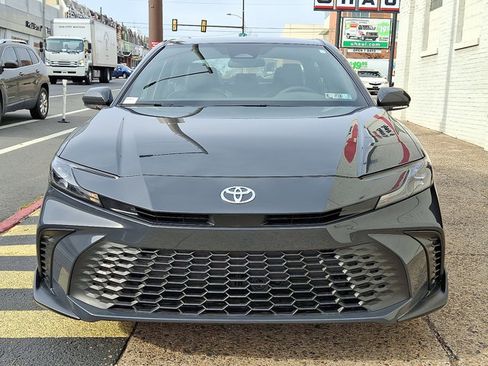 Used 2026 Toyota Camry SE image 2