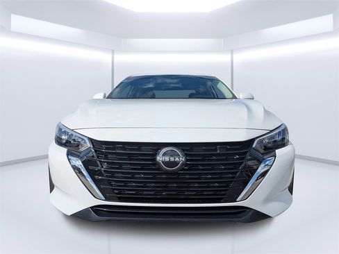 Used 2024 Nissan Sentra S image 9