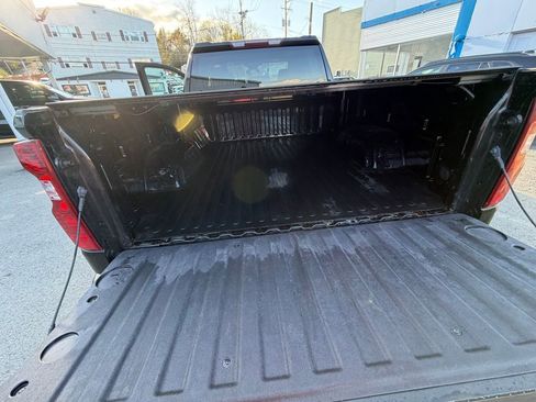 Used 2023 Chevrolet Silverado 1500 LT image 13