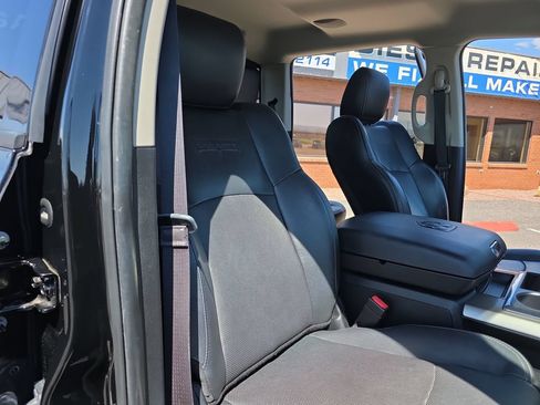 Used 2015 RAM 2500 Laramie w/ Black Appearance Group AWD/4WD image 33