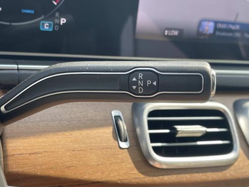 Certified 2025 Mercedes-Benz GLE 450 4MATIC image 43