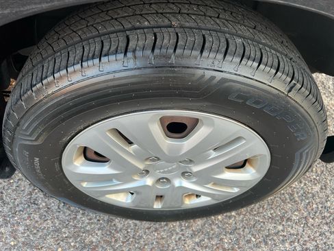 Used 2017 Dodge Grand Caravan SE w/ Power Window Group image 9