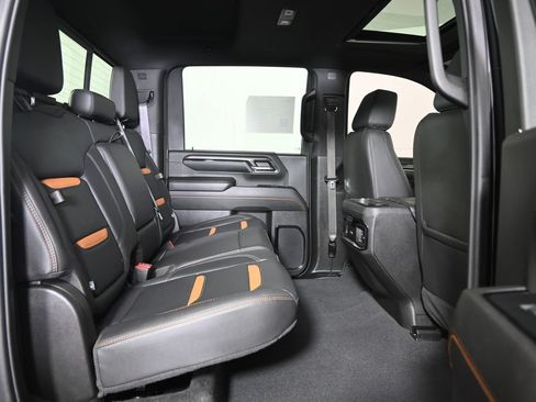 Used 2024 GMC Sierra 2500 AT4 w/ AT4 Premium Plus Package AWD/4WD image 16