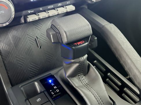 Used 2025 Toyota Tacoma TRD Off-Road image 25