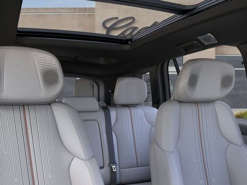 New 2026 Cadillac Vistiq Luxury image 24