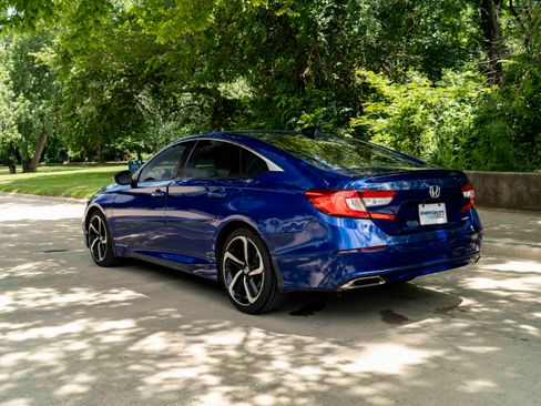 Used 2022 Honda Accord Sport image 7