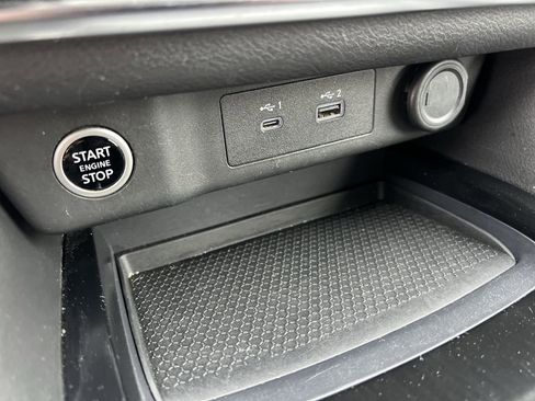 Used 2023 Nissan Rogue SV image 29