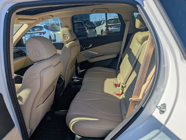 Used 2023 Acura RDX w/ Technology Package FWD image 9