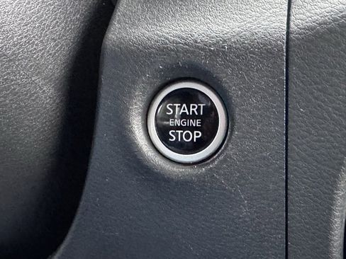 Used 2022 Nissan Frontier SV w/ Technology Package image 6