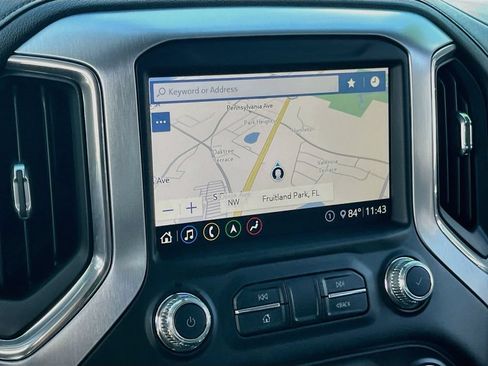 Used 2020 GMC Sierra 1500 SLT w/ SLT Premium Plus Package AWD/4WD image 13