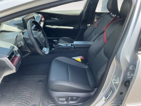 Certified 2024 Toyota Prius Prime Premium FWD image 9