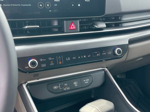 New 2026 Kia Carnival FWD image 17