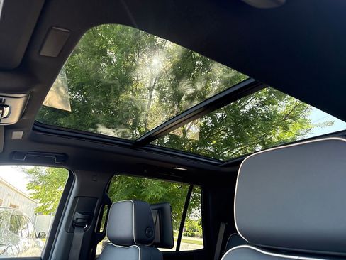 New 2026 GMC Yukon Elevation w/ Elevation Premium Package AWD/4WD image 16
