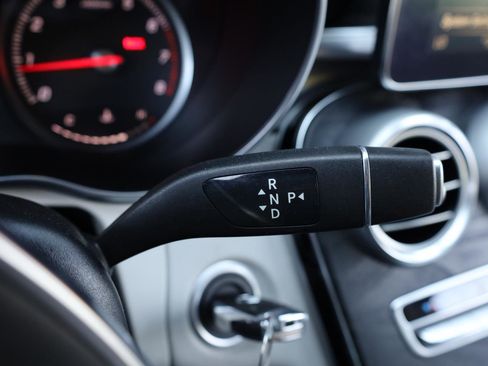 Used 2018 Mercedes-Benz C 300 4MATIC Cabriolet image 38