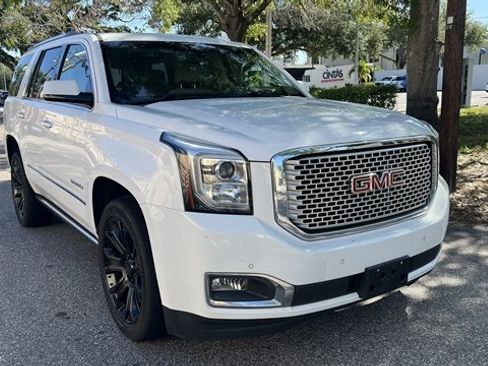 Used 2015 GMC Yukon Denali w/ Premium Package AWD/4WD image 5