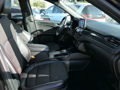 Used 2024 Ford Escape ST-Line image 25