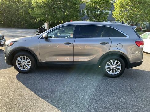 Used 2017 Kia Sorento AWD w/ LX Convenience Package image 8