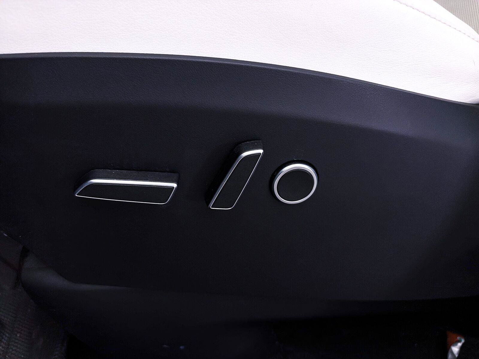 Used 2022 Tesla Model X AWD/4WD image 19